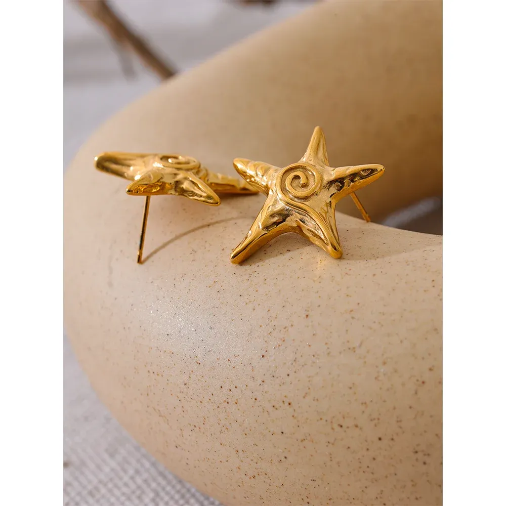 Yhpup Star Stud Earrings in PVD Gold Stainless Steel