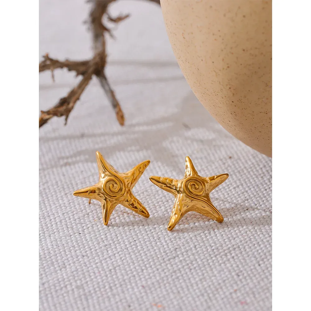 Yhpup Star Stud Earrings in PVD Gold Stainless Steel