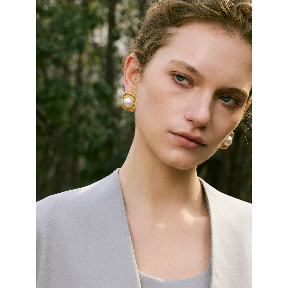 Yhpup Vintage Square Pearl Stud Earrings