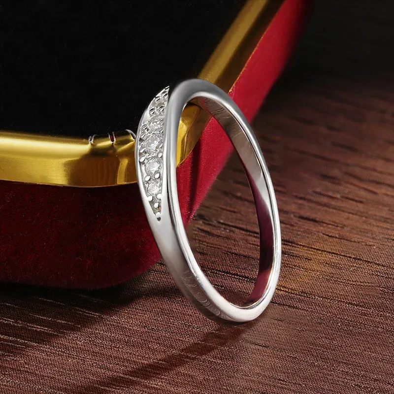 Knobspin D-Colour Moissanite 925 Sterling Silver Ring